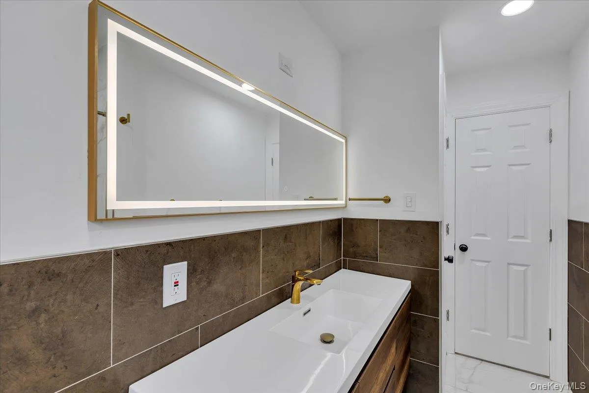 513 Canada Street, Lake George, NY, 4 Bedrooms Bedrooms, 10 Rooms Rooms,2 BathroomsBathrooms,Residential Sale,For Rent,Canada,0,1002811 513 Canada Street, Lake George, NY, 4 Bedrooms Bedrooms, 10 Rooms Rooms,2 BathroomsBathrooms,Residential Sale,For Rent,Canada,0,1002811