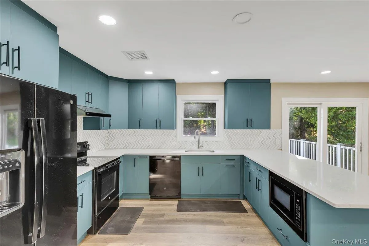 513 Canada Street, Lake George, NY, 4 Bedrooms Bedrooms, 10 Rooms Rooms,2 BathroomsBathrooms,Residential Sale,For Rent,Canada,0,1002811 513 Canada Street, Lake George, NY, 4 Bedrooms Bedrooms, 10 Rooms Rooms,2 BathroomsBathrooms,Residential Sale,For Rent,Canada,0,1002811