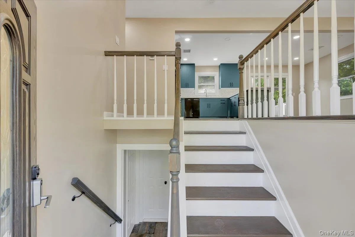 513 Canada Street, Lake George, NY, 4 Bedrooms Bedrooms, 10 Rooms Rooms,2 BathroomsBathrooms,Residential Sale,For Rent,Canada,0,1002811 513 Canada Street, Lake George, NY, 4 Bedrooms Bedrooms, 10 Rooms Rooms,2 BathroomsBathrooms,Residential Sale,For Rent,Canada,0,1002811