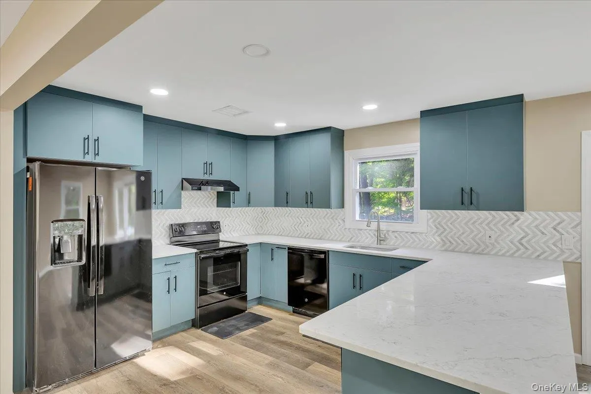 513 Canada Street, Lake George, NY, 4 Bedrooms Bedrooms, 10 Rooms Rooms,2 BathroomsBathrooms,Residential Sale,For Rent,Canada,0,1002811 513 Canada Street, Lake George, NY, 4 Bedrooms Bedrooms, 10 Rooms Rooms,2 BathroomsBathrooms,Residential Sale,For Rent,Canada,0,1002811