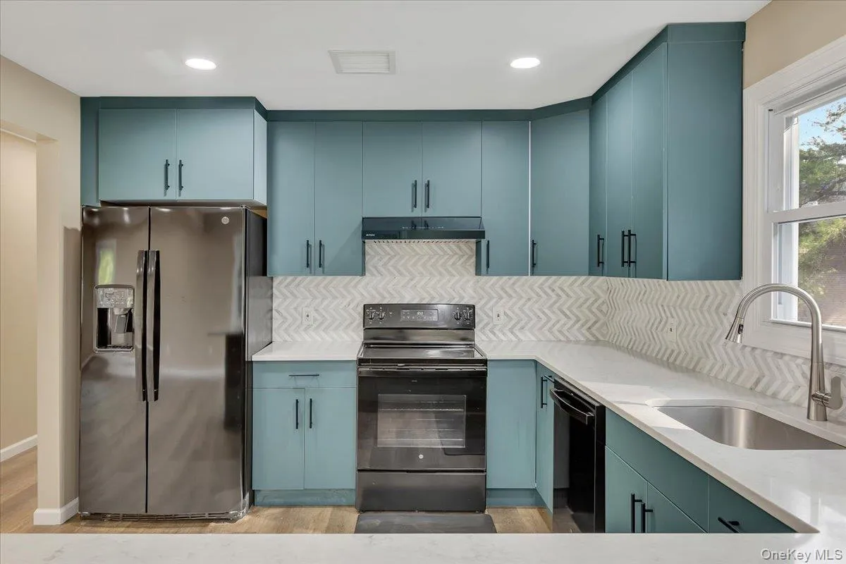 513 Canada Street, Lake George, NY, 4 Bedrooms Bedrooms, 10 Rooms Rooms,2 BathroomsBathrooms,Residential Sale,For Rent,Canada,0,1002811 513 Canada Street, Lake George, NY, 4 Bedrooms Bedrooms, 10 Rooms Rooms,2 BathroomsBathrooms,Residential Sale,For Rent,Canada,0,1002811