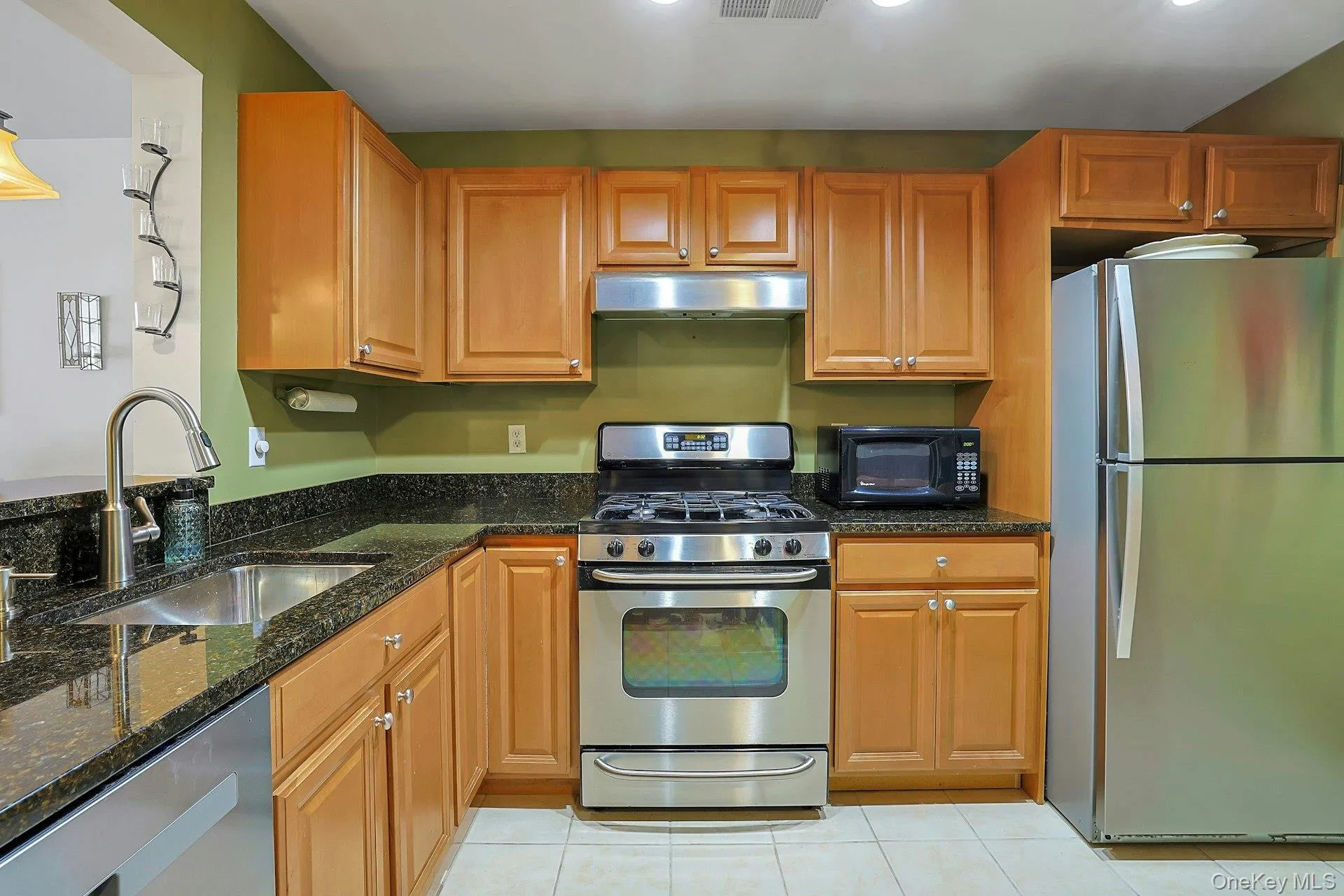 1310 Round Pointe Drive, Haverstraw, NY, 1 Bedroom Bedrooms, 4 Rooms Rooms,1 BathroomBathrooms,Residential,For Rent,Round Pointe,0,1002814 1310 Round Pointe Drive, Haverstraw, NY, 1 Bedroom Bedrooms, 4 Rooms Rooms,1 BathroomBathrooms,Residential,For Rent,Round Pointe,0,1002814