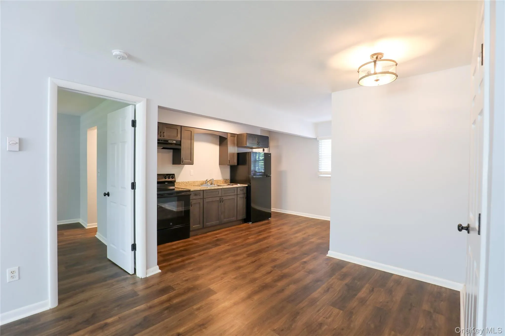 5 Simmons Street, Saugerties, NY, 1 Bedroom Bedrooms, 3 Rooms Rooms,1 BathroomBathrooms,Residential Lease,For Rent,Simmons,0,1002815 5 Simmons Street, Saugerties, NY, 1 Bedroom Bedrooms, 3 Rooms Rooms,1 BathroomBathrooms,Residential Lease,For Rent,Simmons,0,1002815