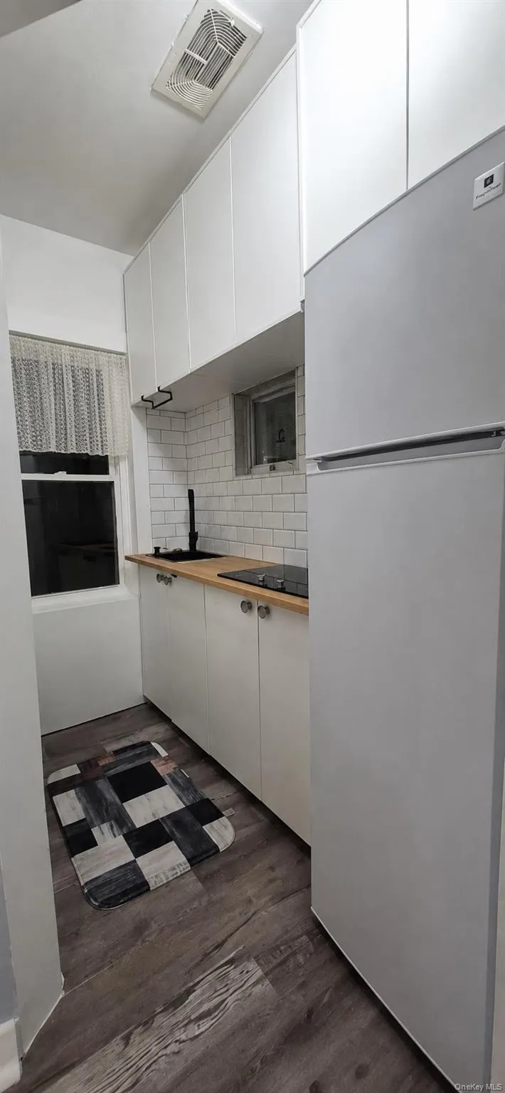 11 Van Tuyl Street, New York, NY, 4 Bedrooms Bedrooms, 6 Rooms Rooms,2 BathroomsBathrooms,Residential,For Rent,Van Tuyl,0,1002830 11 Van Tuyl Street, New York, NY, 4 Bedrooms Bedrooms, 6 Rooms Rooms,2 BathroomsBathrooms,Residential,For Rent,Van Tuyl,0,1002830