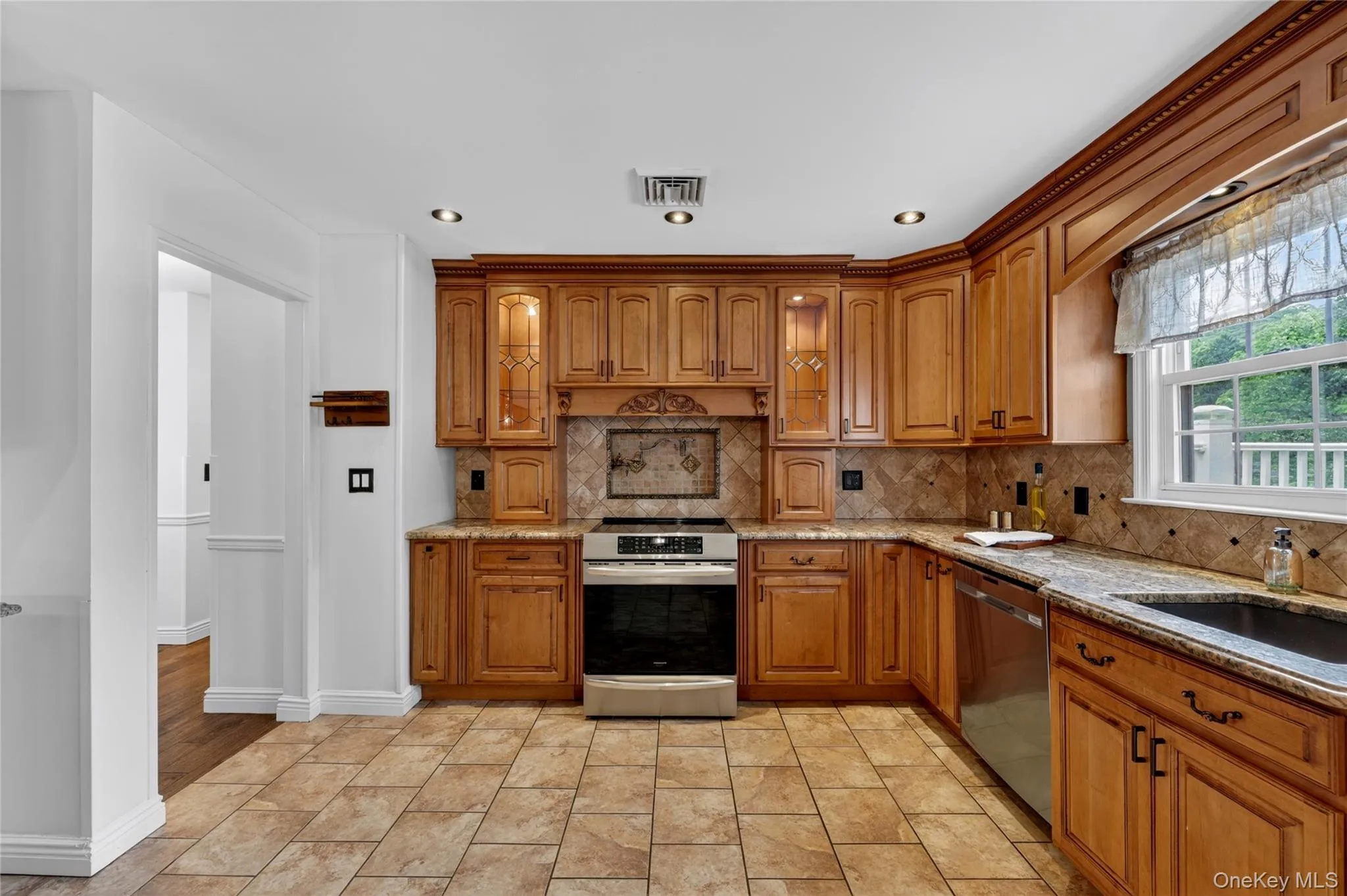 585 Bedford Road, Mount Pleasant, NY, 3 Bedrooms Bedrooms, 11 Rooms Rooms,2 BathroomsBathrooms,Residential,For Rent,Bedford,0,1002832 585 Bedford Road, Mount Pleasant, NY, 3 Bedrooms Bedrooms, 11 Rooms Rooms,2 BathroomsBathrooms,Residential,For Rent,Bedford,0,1002832