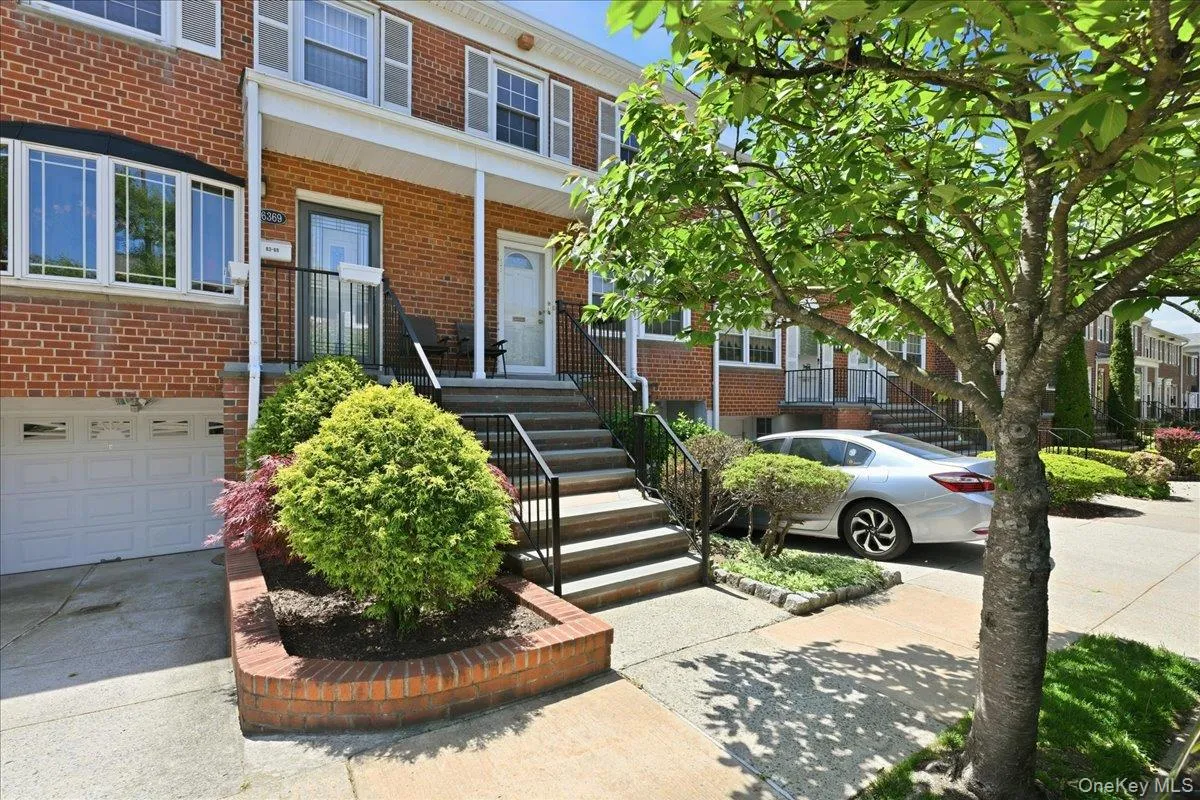 6369 Douglaston Parkway, New York, NY, 3 Bedrooms Bedrooms, 6 Rooms Rooms,1 BathroomBathrooms,Residential,For Rent,Douglaston,0,1002837 6369 Douglaston Parkway, New York, NY, 3 Bedrooms Bedrooms, 6 Rooms Rooms,1 BathroomBathrooms,Residential,For Rent,Douglaston,0,1002837