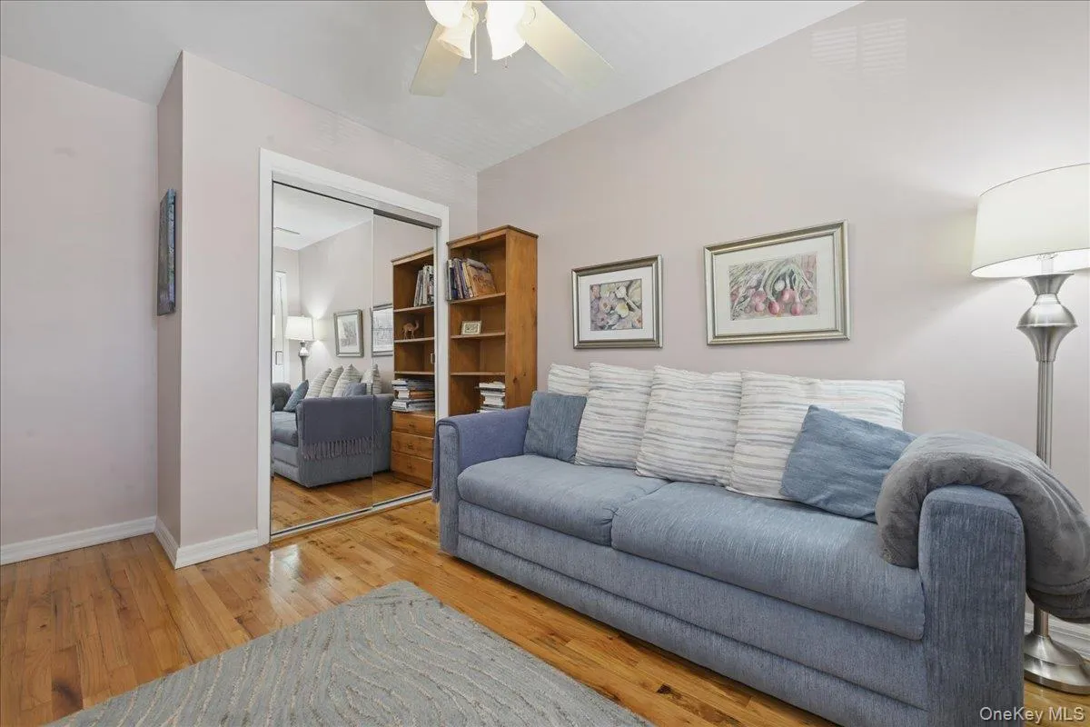 6369 Douglaston Parkway, New York, NY, 3 Bedrooms Bedrooms, 6 Rooms Rooms,1 BathroomBathrooms,Residential,For Rent,Douglaston,0,1002837 6369 Douglaston Parkway, New York, NY, 3 Bedrooms Bedrooms, 6 Rooms Rooms,1 BathroomBathrooms,Residential,For Rent,Douglaston,0,1002837