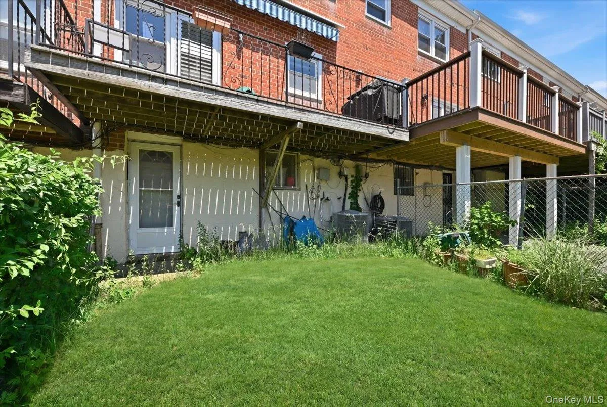 6369 Douglaston Parkway, New York, NY, 3 Bedrooms Bedrooms, 6 Rooms Rooms,1 BathroomBathrooms,Residential,For Rent,Douglaston,0,1002837 6369 Douglaston Parkway, New York, NY, 3 Bedrooms Bedrooms, 6 Rooms Rooms,1 BathroomBathrooms,Residential,For Rent,Douglaston,0,1002837