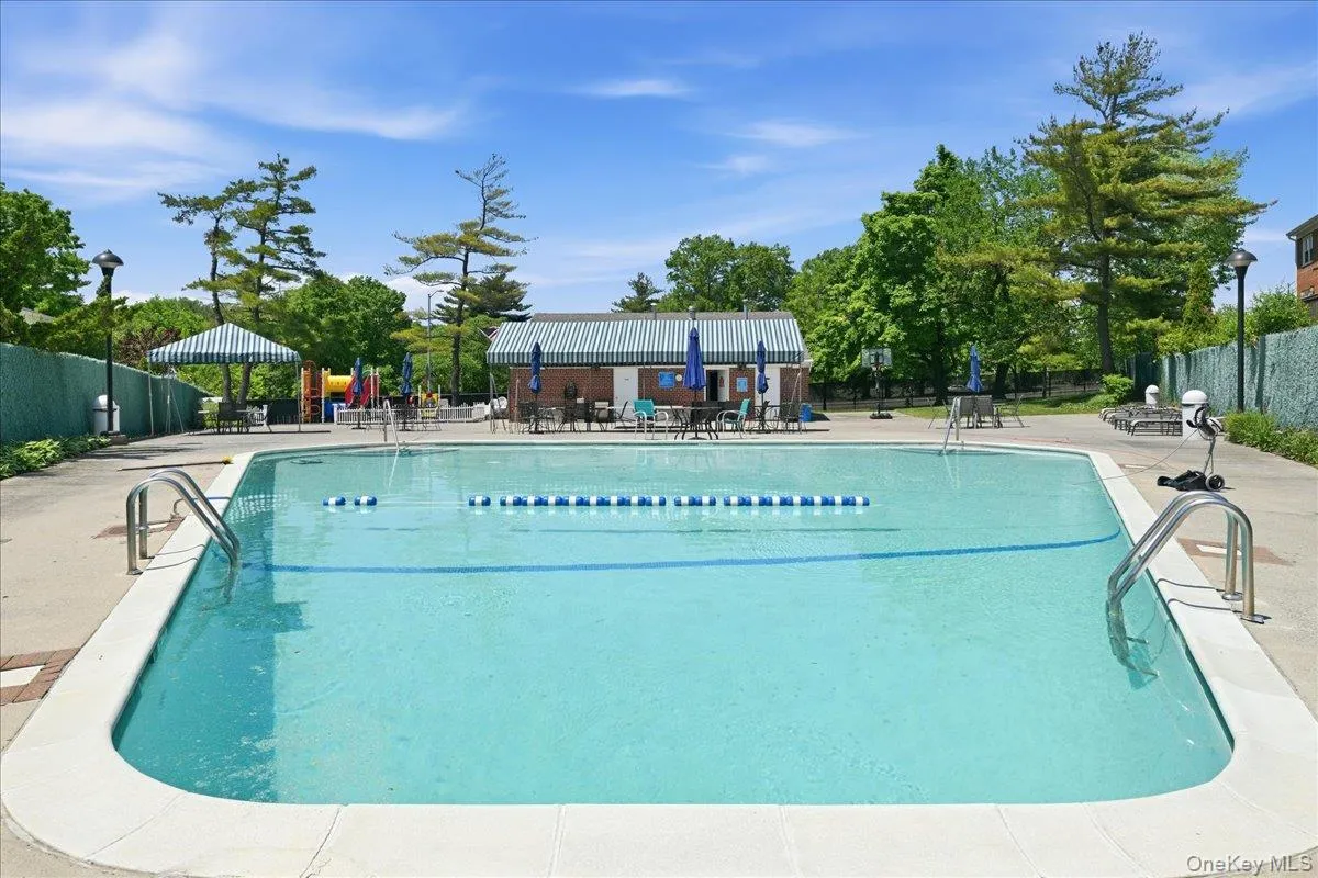 6369 Douglaston Parkway, New York, NY, 3 Bedrooms Bedrooms, 6 Rooms Rooms,1 BathroomBathrooms,Residential,For Rent,Douglaston,0,1002837 6369 Douglaston Parkway, New York, NY, 3 Bedrooms Bedrooms, 6 Rooms Rooms,1 BathroomBathrooms,Residential,For Rent,Douglaston,0,1002837