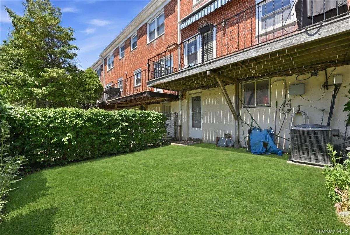 6369 Douglaston Parkway, New York, NY, 3 Bedrooms Bedrooms, 6 Rooms Rooms,1 BathroomBathrooms,Residential,For Rent,Douglaston,0,1002837 6369 Douglaston Parkway, New York, NY, 3 Bedrooms Bedrooms, 6 Rooms Rooms,1 BathroomBathrooms,Residential,For Rent,Douglaston,0,1002837