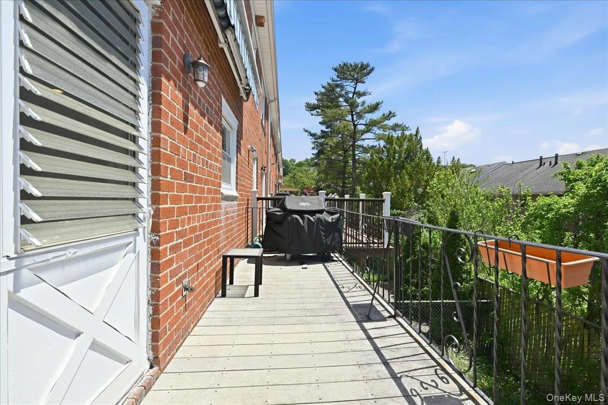 6369 Douglaston Parkway, New York, NY, 3 Bedrooms Bedrooms, 6 Rooms Rooms,1 BathroomBathrooms,Residential,For Rent,Douglaston,0,1002837 6369 Douglaston Parkway, New York, NY, 3 Bedrooms Bedrooms, 6 Rooms Rooms,1 BathroomBathrooms,Residential,For Rent,Douglaston,0,1002837