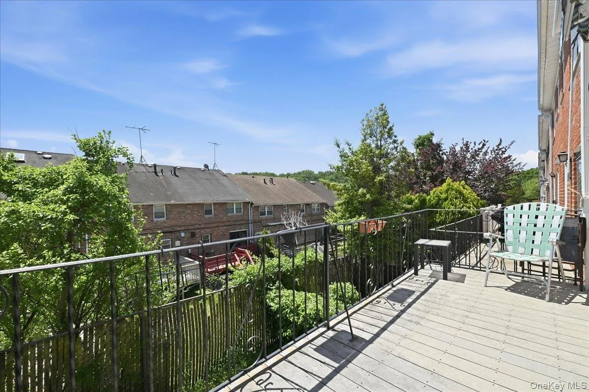 6369 Douglaston Parkway, New York, NY, 3 Bedrooms Bedrooms, 6 Rooms Rooms,1 BathroomBathrooms,Residential,For Rent,Douglaston,0,1002837 6369 Douglaston Parkway, New York, NY, 3 Bedrooms Bedrooms, 6 Rooms Rooms,1 BathroomBathrooms,Residential,For Rent,Douglaston,0,1002837