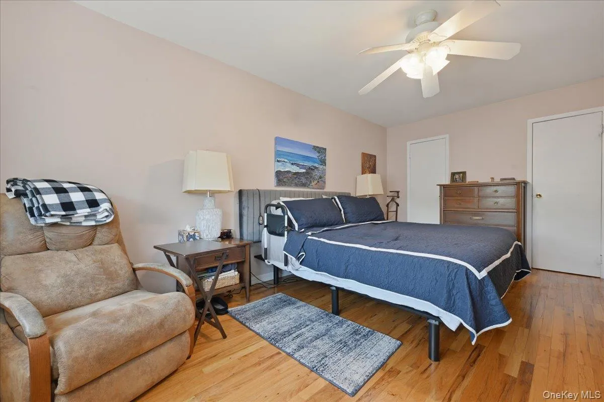 6369 Douglaston Parkway, New York, NY, 3 Bedrooms Bedrooms, 6 Rooms Rooms,1 BathroomBathrooms,Residential,For Rent,Douglaston,0,1002837 6369 Douglaston Parkway, New York, NY, 3 Bedrooms Bedrooms, 6 Rooms Rooms,1 BathroomBathrooms,Residential,For Rent,Douglaston,0,1002837