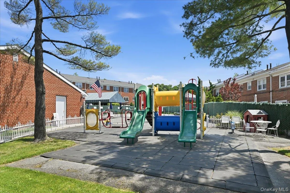 6369 Douglaston Parkway, New York, NY, 3 Bedrooms Bedrooms, 6 Rooms Rooms,1 BathroomBathrooms,Residential,For Rent,Douglaston,0,1002837 6369 Douglaston Parkway, New York, NY, 3 Bedrooms Bedrooms, 6 Rooms Rooms,1 BathroomBathrooms,Residential,For Rent,Douglaston,0,1002837