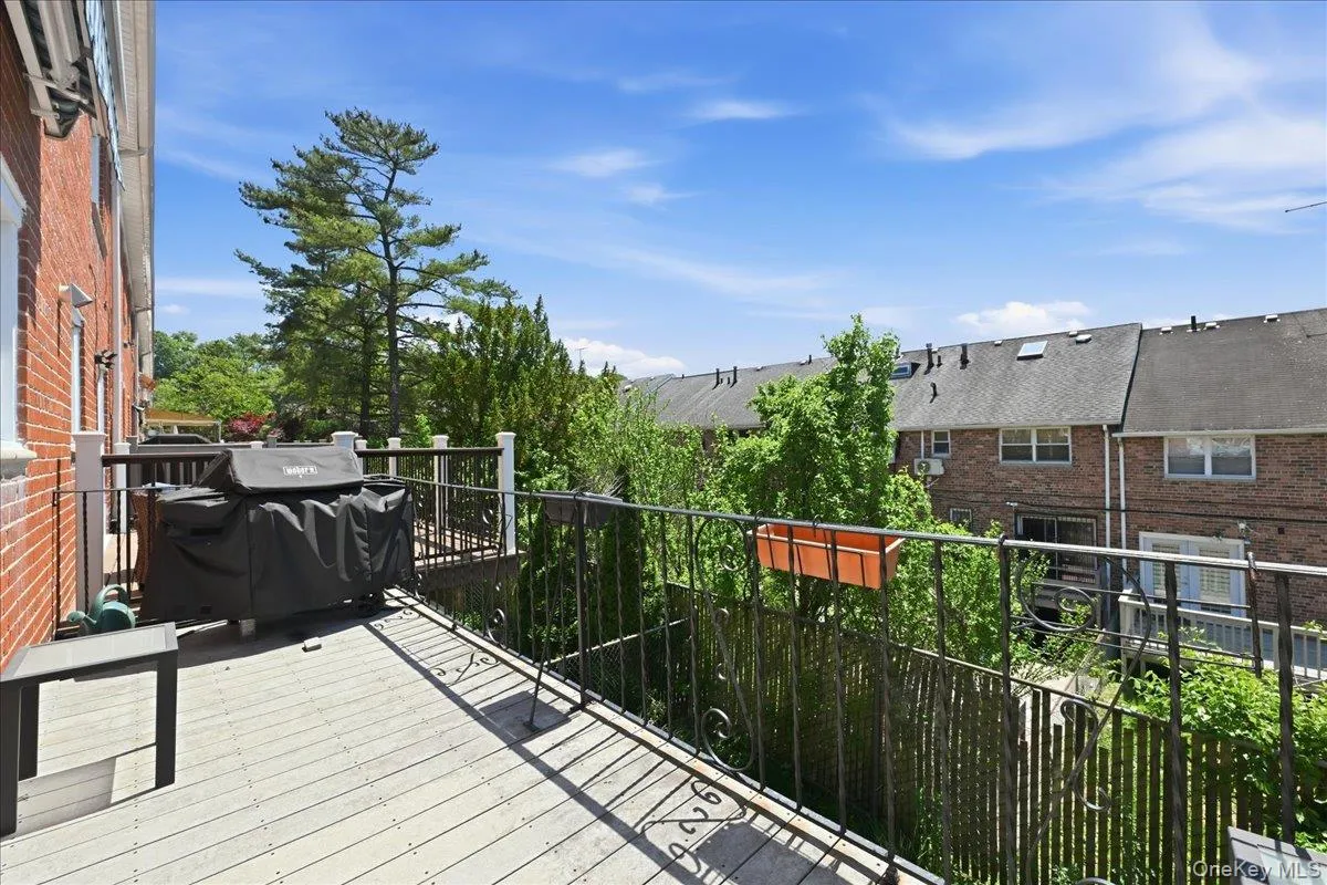 6369 Douglaston Parkway, New York, NY, 3 Bedrooms Bedrooms, 6 Rooms Rooms,1 BathroomBathrooms,Residential,For Rent,Douglaston,0,1002837 6369 Douglaston Parkway, New York, NY, 3 Bedrooms Bedrooms, 6 Rooms Rooms,1 BathroomBathrooms,Residential,For Rent,Douglaston,0,1002837