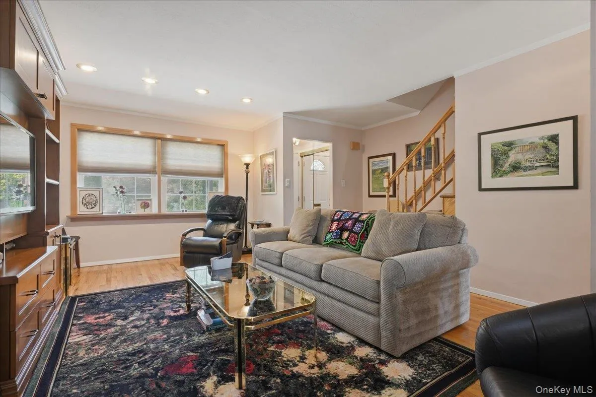 6369 Douglaston Parkway, New York, NY, 3 Bedrooms Bedrooms, 6 Rooms Rooms,1 BathroomBathrooms,Residential,For Rent,Douglaston,0,1002837 6369 Douglaston Parkway, New York, NY, 3 Bedrooms Bedrooms, 6 Rooms Rooms,1 BathroomBathrooms,Residential,For Rent,Douglaston,0,1002837