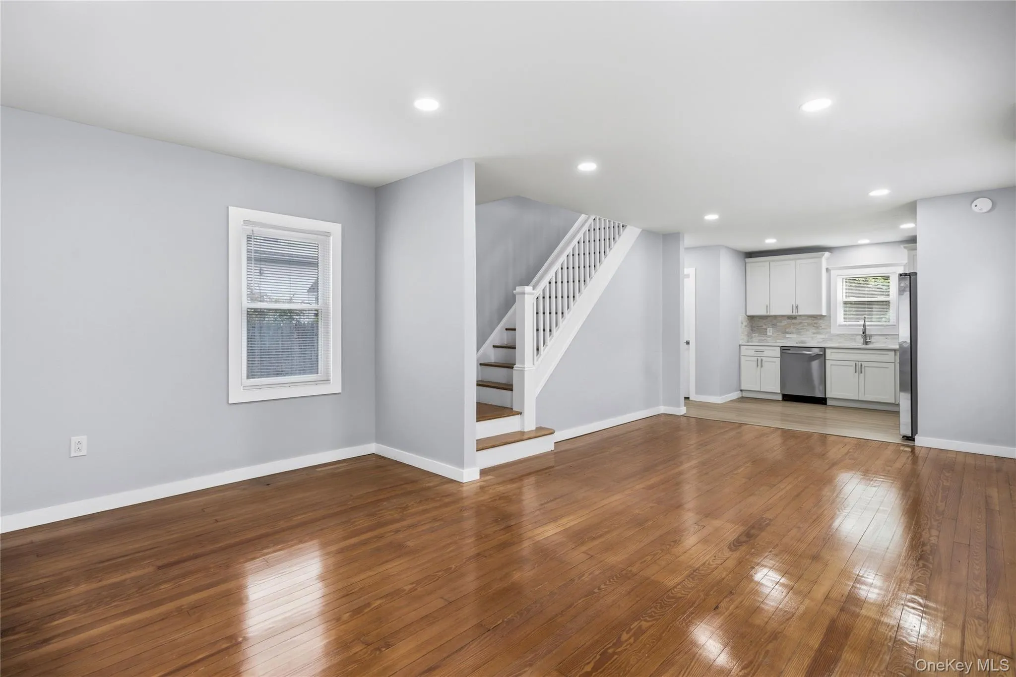 890 Kings Parkway, Hempstead, NY, 2 Bedrooms Bedrooms, 5 Rooms Rooms,2 BathroomsBathrooms,Residential,For Rent,Kings,0,1002849 890 Kings Parkway, Hempstead, NY, 2 Bedrooms Bedrooms, 5 Rooms Rooms,2 BathroomsBathrooms,Residential,For Rent,Kings,0,1002849