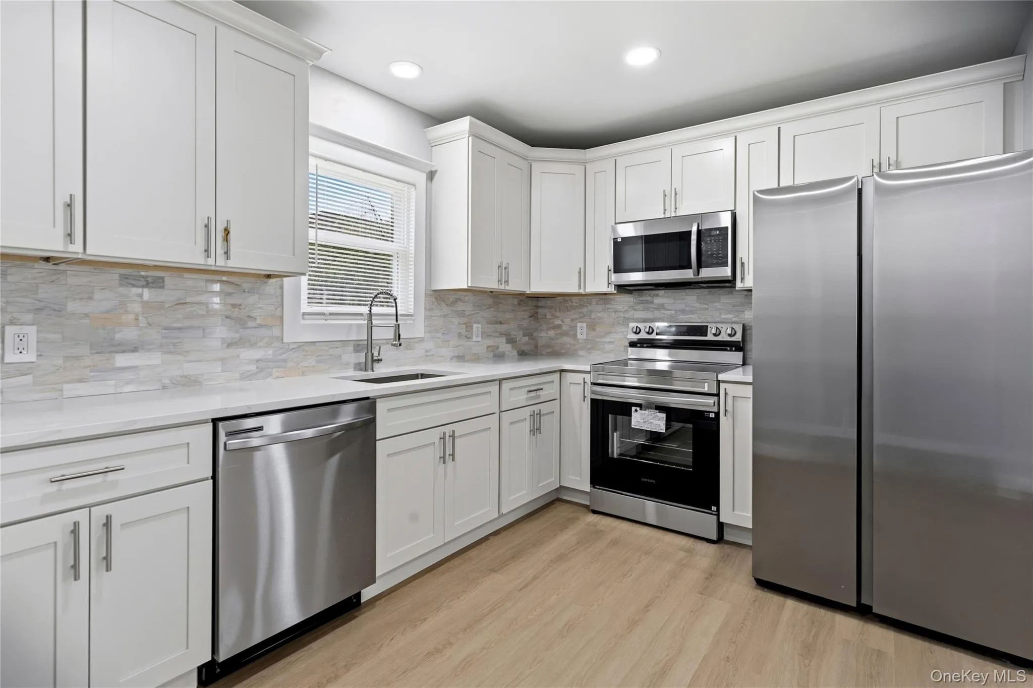 890 Kings Parkway, Hempstead, NY, 2 Bedrooms Bedrooms, 5 Rooms Rooms,2 BathroomsBathrooms,Residential,For Rent,Kings,0,1002849 890 Kings Parkway, Hempstead, NY, 2 Bedrooms Bedrooms, 5 Rooms Rooms,2 BathroomsBathrooms,Residential,For Rent,Kings,0,1002849