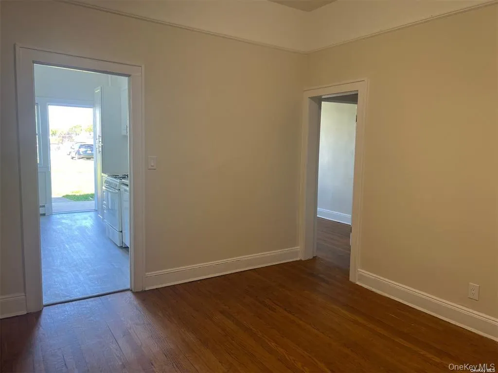 68 Jerusalem Avenue, Oyster Bay, NY, 1 Bedroom Bedrooms, 3 Rooms Rooms,1 BathroomBathrooms,Residential Lease,For Rent,Jerusalem,0,1002851 68 Jerusalem Avenue, Oyster Bay, NY, 1 Bedroom Bedrooms, 3 Rooms Rooms,1 BathroomBathrooms,Residential Lease,For Rent,Jerusalem,0,1002851