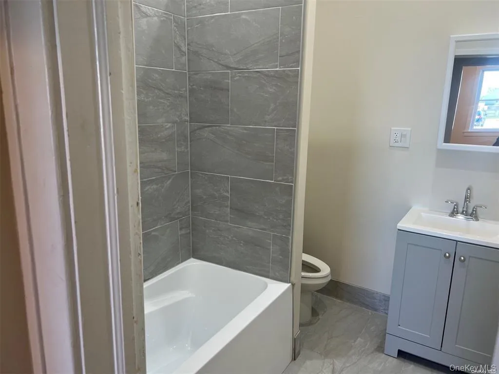 68 Jerusalem Avenue, Oyster Bay, NY, 1 Bedroom Bedrooms, 3 Rooms Rooms,1 BathroomBathrooms,Residential Lease,For Rent,Jerusalem,0,1002851 68 Jerusalem Avenue, Oyster Bay, NY, 1 Bedroom Bedrooms, 3 Rooms Rooms,1 BathroomBathrooms,Residential Lease,For Rent,Jerusalem,0,1002851