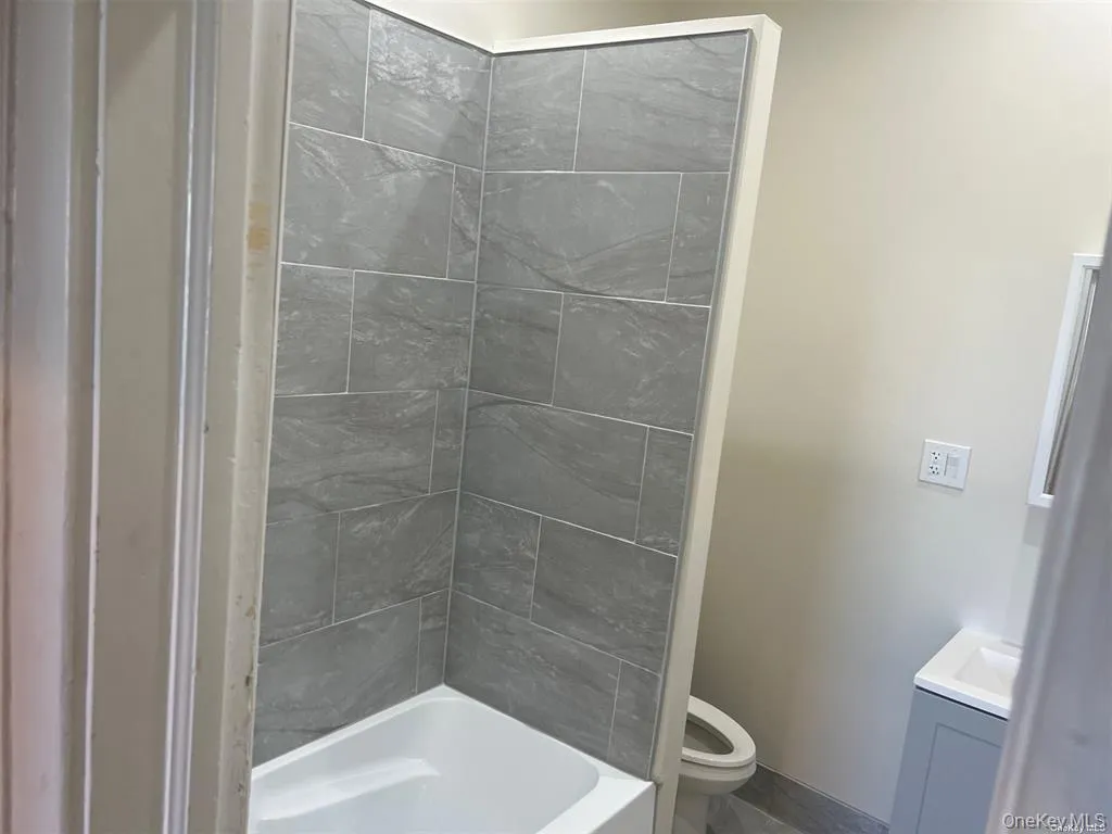 68 Jerusalem Avenue, Oyster Bay, NY, 1 Bedroom Bedrooms, 3 Rooms Rooms,1 BathroomBathrooms,Residential Lease,For Rent,Jerusalem,0,1002851 68 Jerusalem Avenue, Oyster Bay, NY, 1 Bedroom Bedrooms, 3 Rooms Rooms,1 BathroomBathrooms,Residential Lease,For Rent,Jerusalem,0,1002851