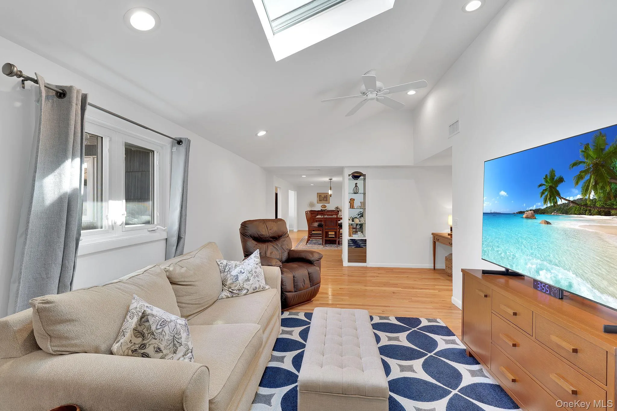 Family Room with Sky light Family Room with Sky light