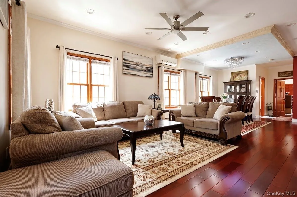 269-11 Union Turnpike, New York, NY, 4 Bedrooms Bedrooms, 11 Rooms Rooms,4 BathroomsBathrooms,Residential,For Rent,Union,0,1002854 269-11 Union Turnpike, New York, NY, 4 Bedrooms Bedrooms, 11 Rooms Rooms,4 BathroomsBathrooms,Residential,For Rent,Union,0,1002854