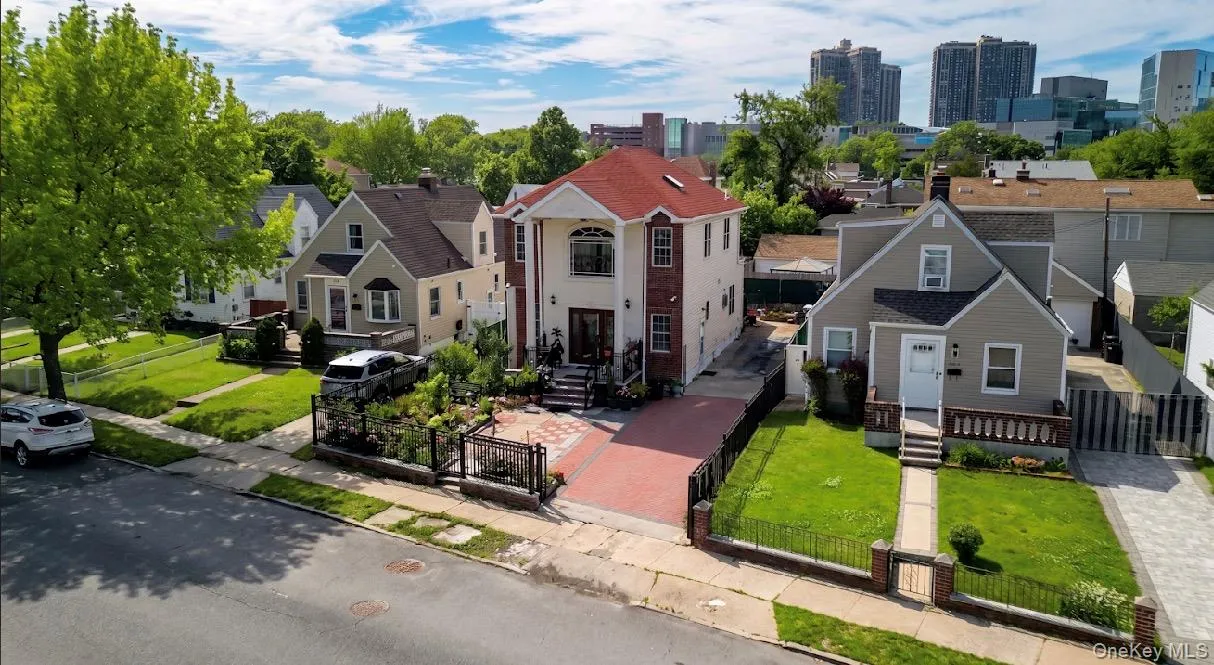 269-11 Union Turnpike, New York, NY, 4 Bedrooms Bedrooms, 11 Rooms Rooms,4 BathroomsBathrooms,Residential,For Rent,Union,0,1002854 269-11 Union Turnpike, New York, NY, 4 Bedrooms Bedrooms, 11 Rooms Rooms,4 BathroomsBathrooms,Residential,For Rent,Union,0,1002854
