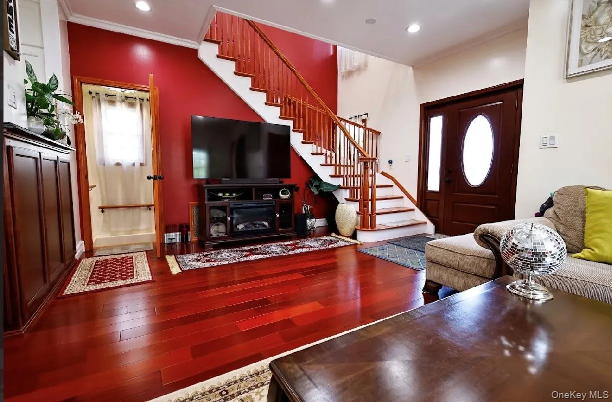 269-11 Union Turnpike, New York, NY, 4 Bedrooms Bedrooms, 11 Rooms Rooms,4 BathroomsBathrooms,Residential,For Rent,Union,0,1002854 269-11 Union Turnpike, New York, NY, 4 Bedrooms Bedrooms, 11 Rooms Rooms,4 BathroomsBathrooms,Residential,For Rent,Union,0,1002854