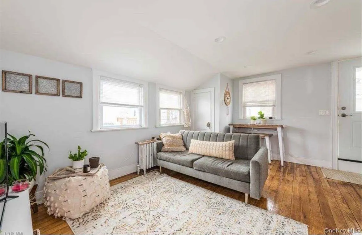 106 Atlantic Avenue, Long Beach, NY, 1 Bedroom Bedrooms, 4 Rooms Rooms,1 BathroomBathrooms,Residential Lease,For Rent,Atlantic,0,1002855 106 Atlantic Avenue, Long Beach, NY, 1 Bedroom Bedrooms, 4 Rooms Rooms,1 BathroomBathrooms,Residential Lease,For Rent,Atlantic,0,1002855