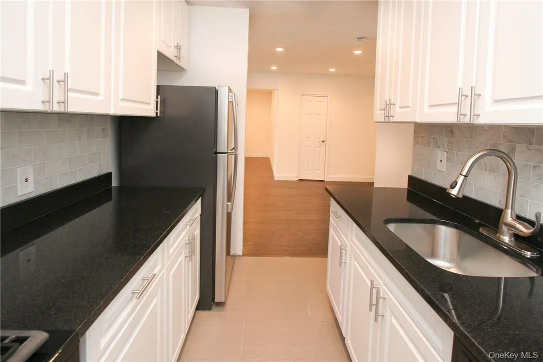 140 Hartsdale Avenue, Greenburgh, NY, 2 Bedrooms Bedrooms, 4 Rooms Rooms,1 BathroomBathrooms,Residential Lease,For Rent,Hartsdale,0,1002856 140 Hartsdale Avenue, Greenburgh, NY, 2 Bedrooms Bedrooms, 4 Rooms Rooms,1 BathroomBathrooms,Residential Lease,For Rent,Hartsdale,0,1002856