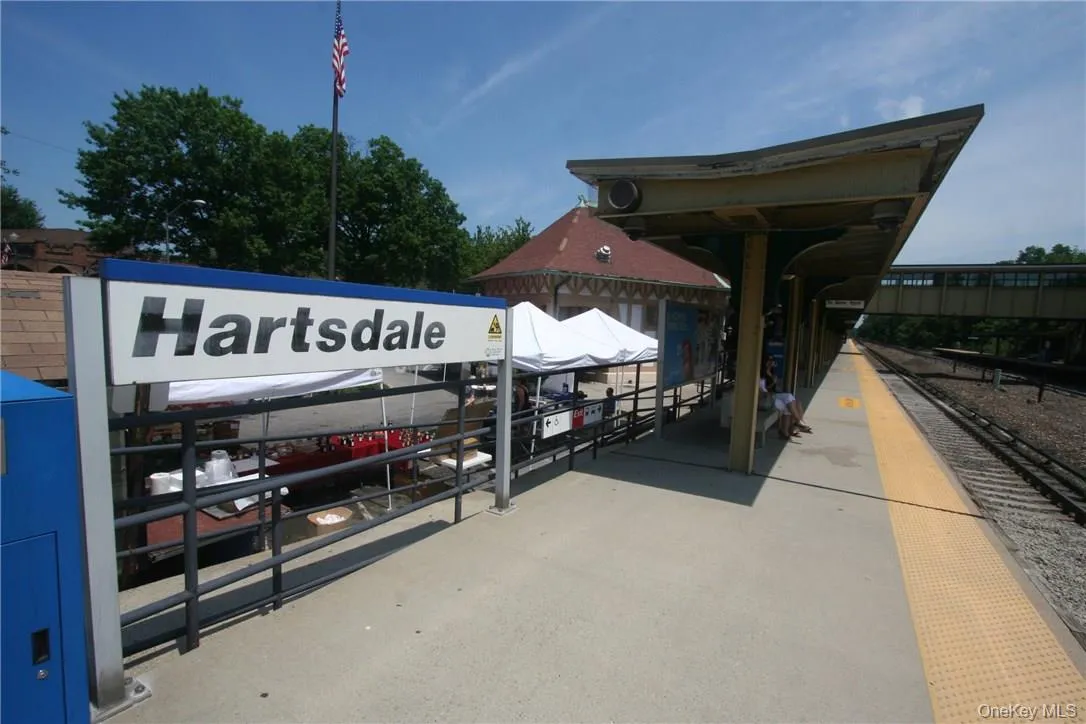 140 Hartsdale Avenue, Greenburgh, NY, 2 Bedrooms Bedrooms, 4 Rooms Rooms,1 BathroomBathrooms,Residential Lease,For Rent,Hartsdale,0,1002856 140 Hartsdale Avenue, Greenburgh, NY, 2 Bedrooms Bedrooms, 4 Rooms Rooms,1 BathroomBathrooms,Residential Lease,For Rent,Hartsdale,0,1002856