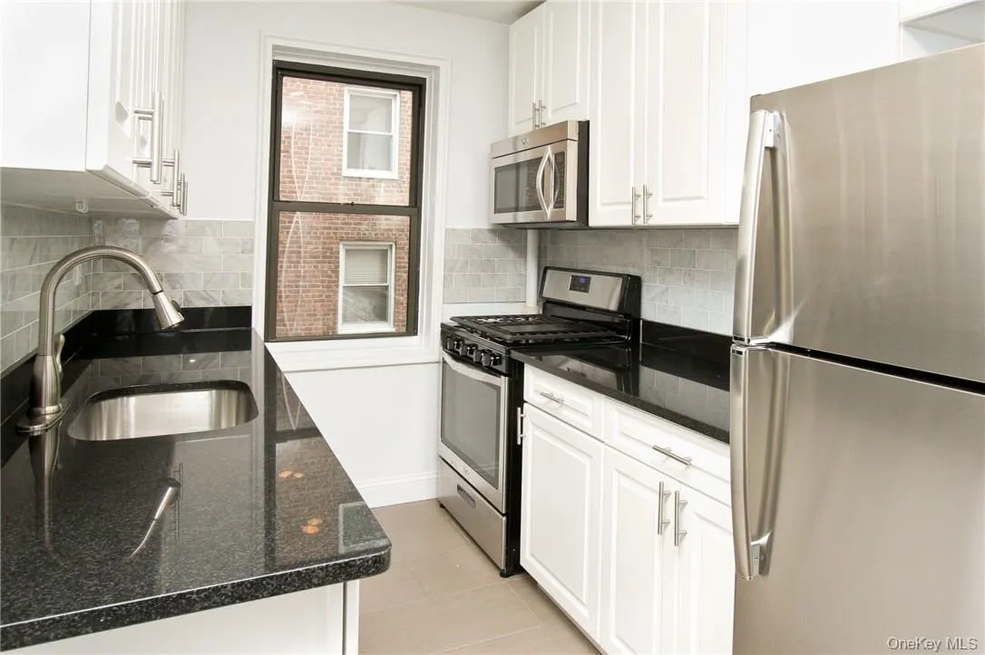 140 Hartsdale Avenue, Greenburgh, NY, 2 Bedrooms Bedrooms, 4 Rooms Rooms,1 BathroomBathrooms,Residential Lease,For Rent,Hartsdale,0,1002856 140 Hartsdale Avenue, Greenburgh, NY, 2 Bedrooms Bedrooms, 4 Rooms Rooms,1 BathroomBathrooms,Residential Lease,For Rent,Hartsdale,0,1002856