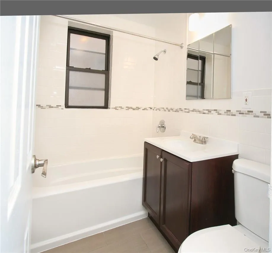140 Hartsdale Avenue, Greenburgh, NY, 2 Bedrooms Bedrooms, 4 Rooms Rooms,1 BathroomBathrooms,Residential Lease,For Rent,Hartsdale,0,1002856 140 Hartsdale Avenue, Greenburgh, NY, 2 Bedrooms Bedrooms, 4 Rooms Rooms,1 BathroomBathrooms,Residential Lease,For Rent,Hartsdale,0,1002856