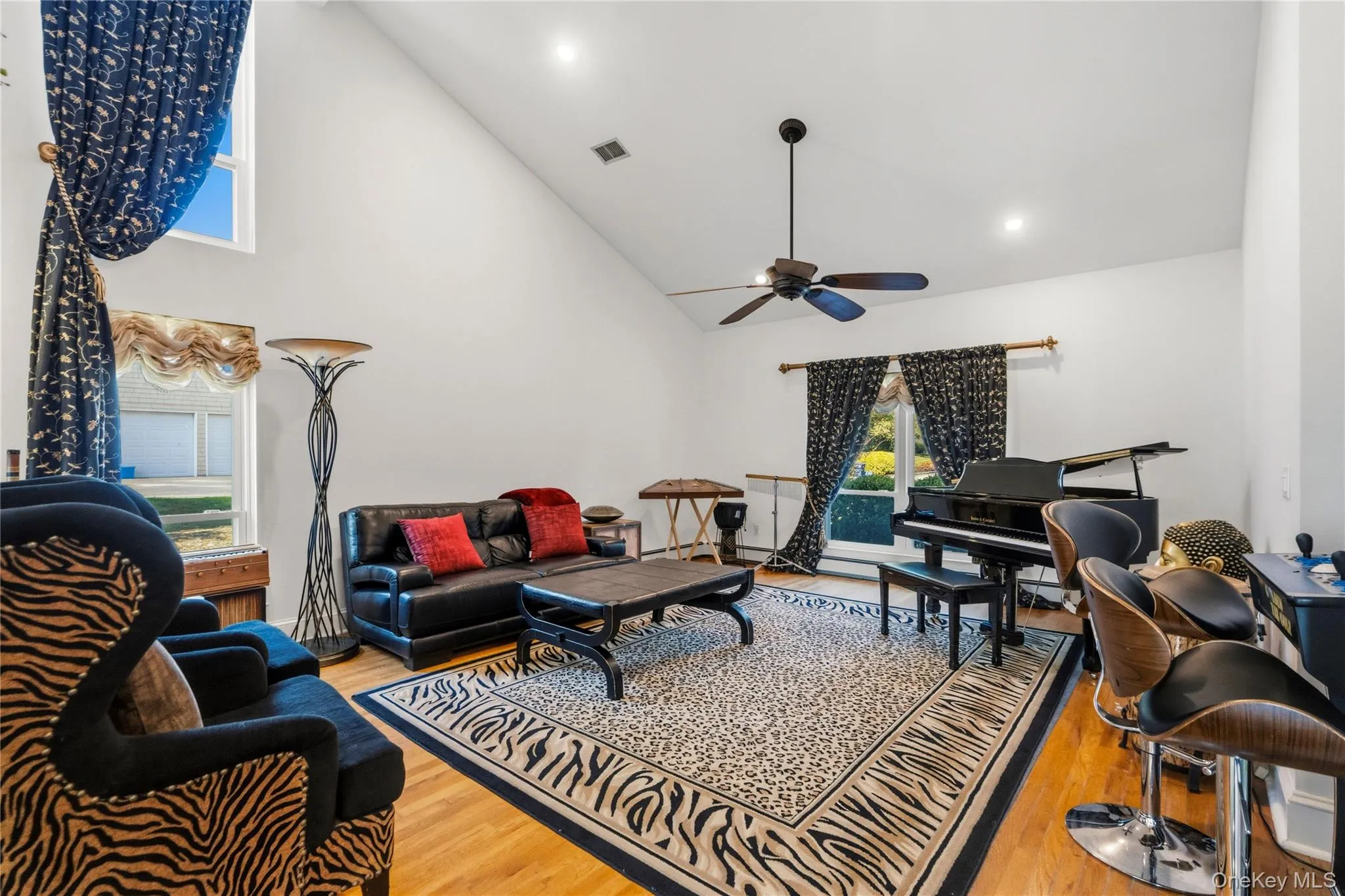 26 Tamara Court, Huntington, NY, 6 Bedrooms Bedrooms, 12 Rooms Rooms,4 BathroomsBathrooms,Residential,For Rent,Tamara,0,1002859 26 Tamara Court, Huntington, NY, 6 Bedrooms Bedrooms, 12 Rooms Rooms,4 BathroomsBathrooms,Residential,For Rent,Tamara,0,1002859