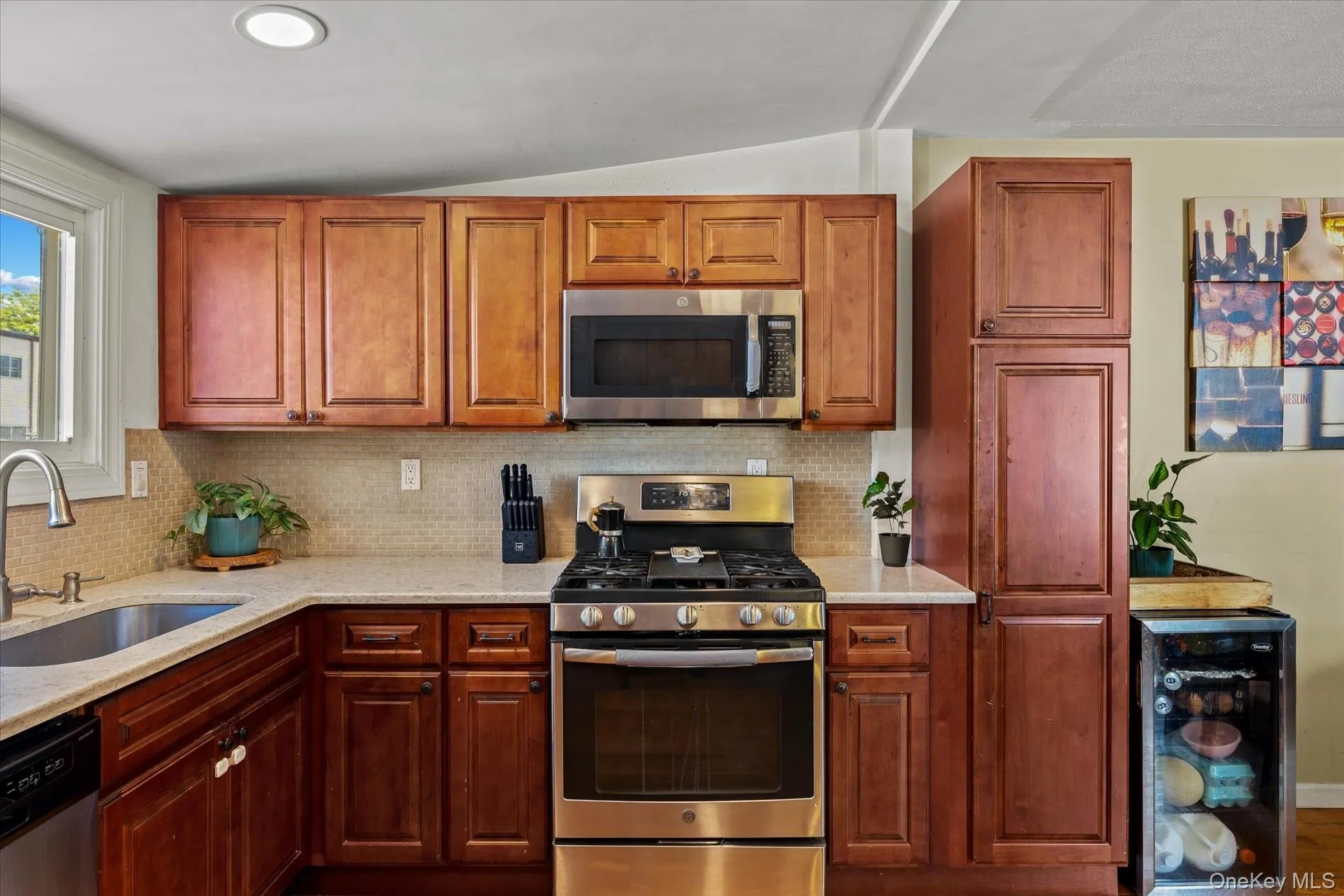 14421 166th Street, New York, NY, 2 Bedrooms Bedrooms, 6 Rooms Rooms,2 BathroomsBathrooms,Residential,For Rent,166th,0,1002864 14421 166th Street, New York, NY, 2 Bedrooms Bedrooms, 6 Rooms Rooms,2 BathroomsBathrooms,Residential,For Rent,166th,0,1002864