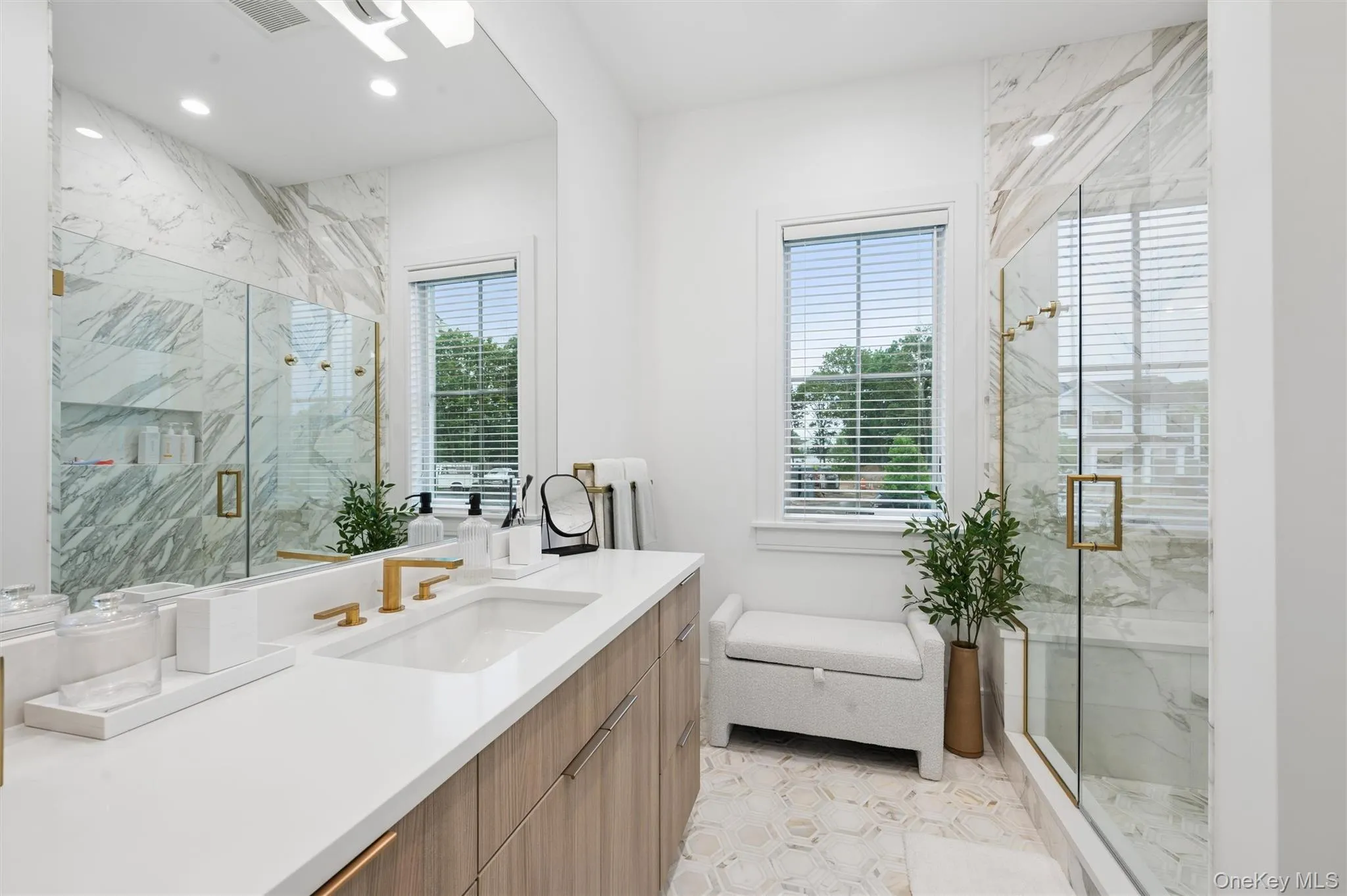 17 Happy Lane, Southampton, NY, 6 Bedrooms Bedrooms, 10 Rooms Rooms,4 BathroomsBathrooms,Residential Lease,For Rent,Happy,0,1002871 17 Happy Lane, Southampton, NY, 6 Bedrooms Bedrooms, 10 Rooms Rooms,4 BathroomsBathrooms,Residential Lease,For Rent,Happy,0,1002871