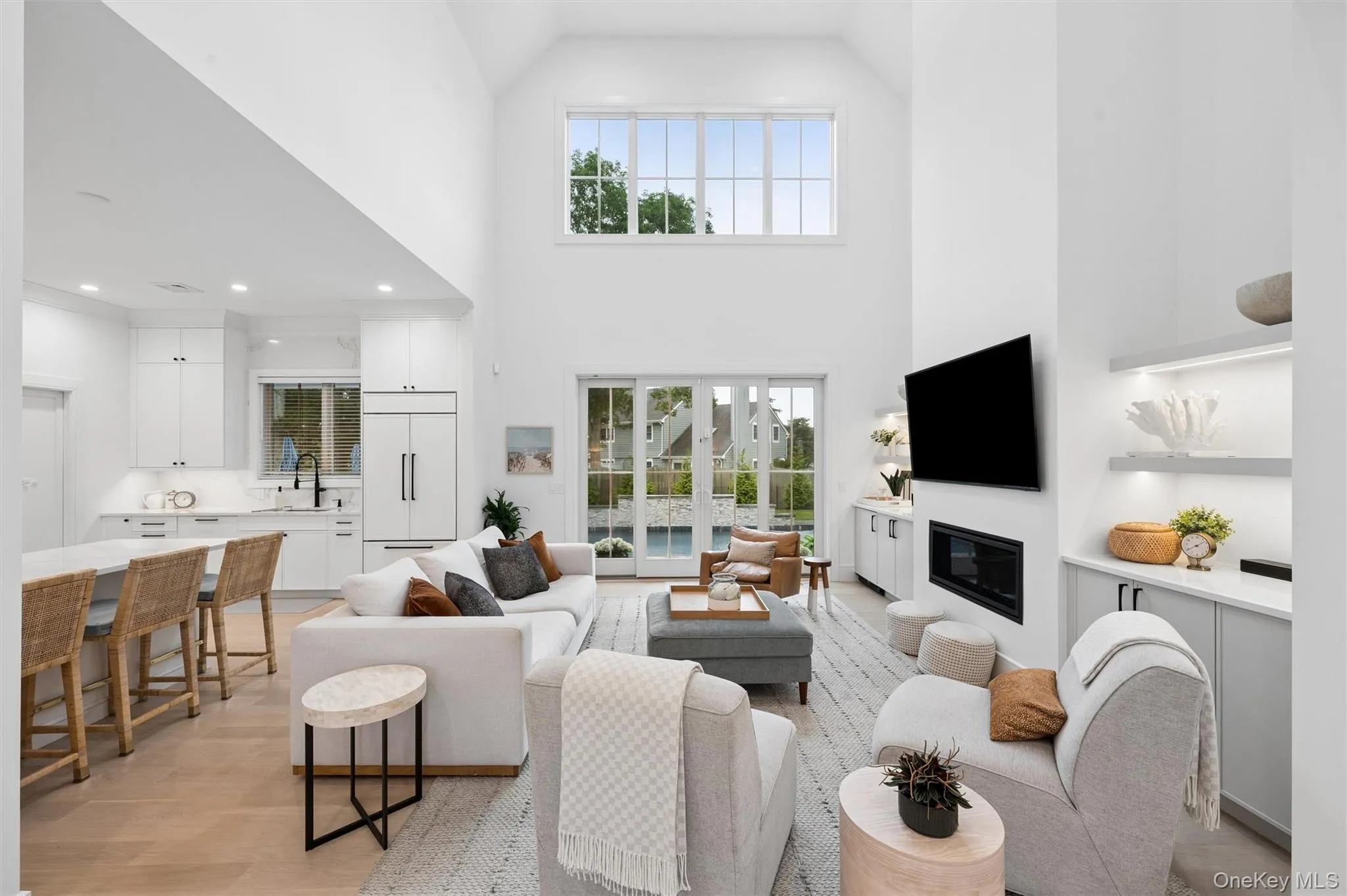 17 Happy Lane, Southampton, NY, 6 Bedrooms Bedrooms, 10 Rooms Rooms,4 BathroomsBathrooms,Residential Lease,For Rent,Happy,0,1002871 17 Happy Lane, Southampton, NY, 6 Bedrooms Bedrooms, 10 Rooms Rooms,4 BathroomsBathrooms,Residential Lease,For Rent,Happy,0,1002871