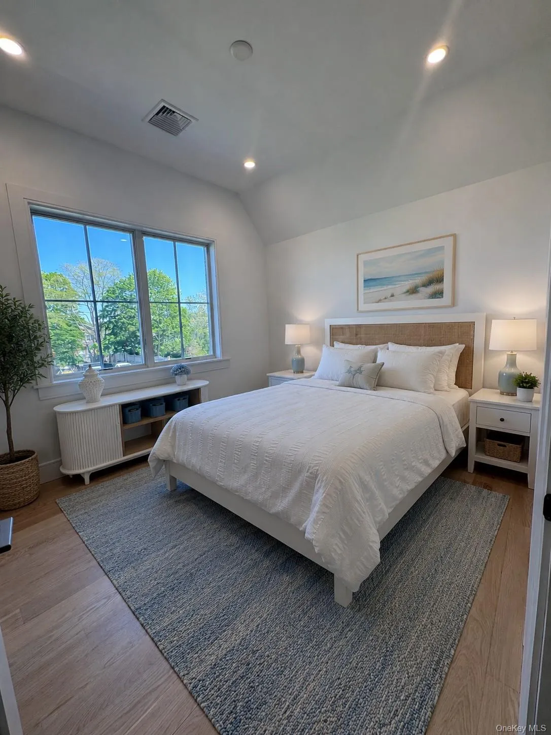 17 Happy Lane, Southampton, NY, 5 Bedrooms Bedrooms, 10 Rooms Rooms,4 BathroomsBathrooms,Residential Lease,For Rent,Happy,0,1002871 17 Happy Lane, Southampton, NY, 5 Bedrooms Bedrooms, 10 Rooms Rooms,4 BathroomsBathrooms,Residential Lease,For Rent,Happy,0,1002871