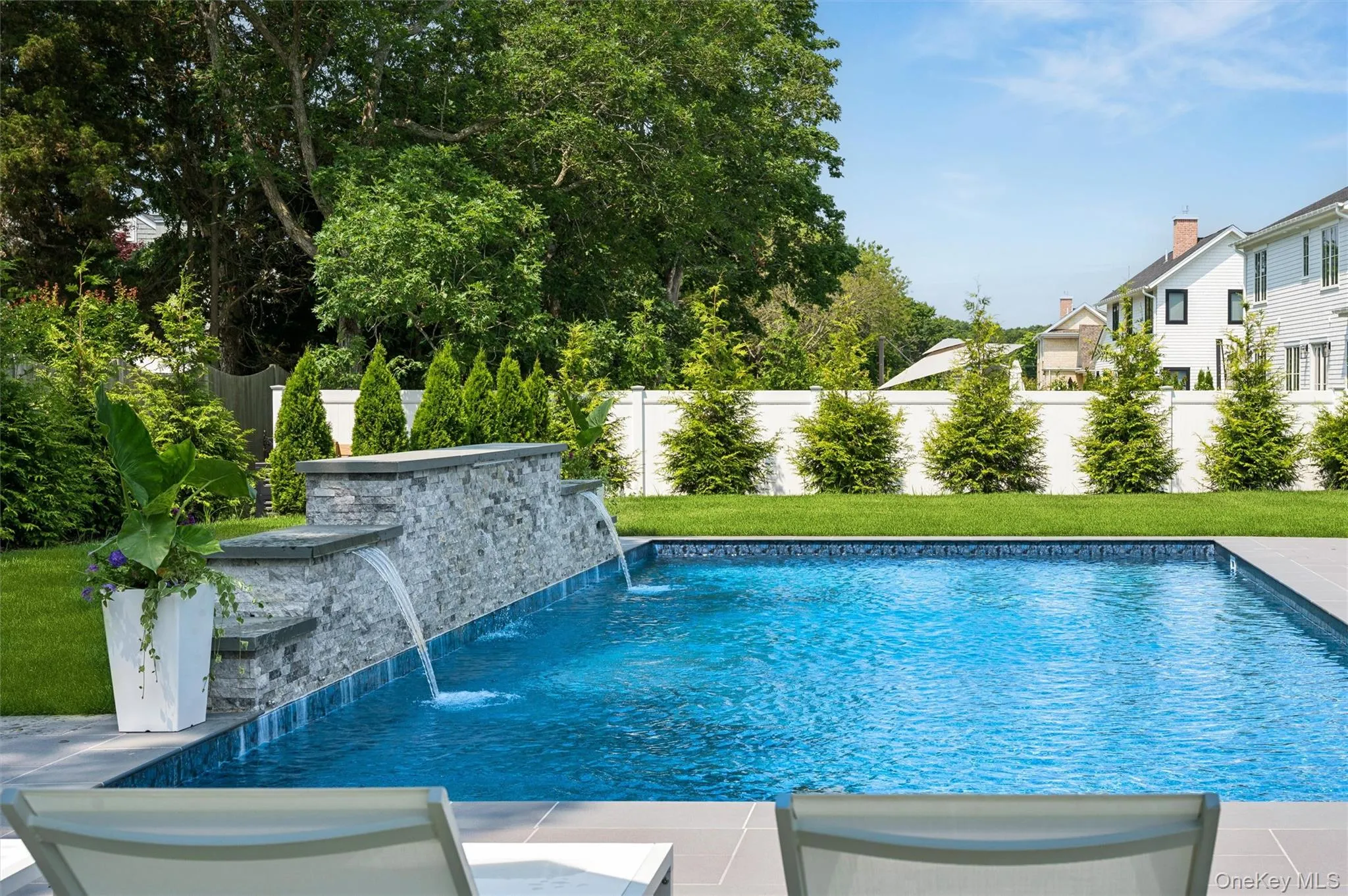 17 Happy Lane, Southampton, NY, 6 Bedrooms Bedrooms, 10 Rooms Rooms,4 BathroomsBathrooms,Residential Lease,For Rent,Happy,0,1002871 17 Happy Lane, Southampton, NY, 6 Bedrooms Bedrooms, 10 Rooms Rooms,4 BathroomsBathrooms,Residential Lease,For Rent,Happy,0,1002871