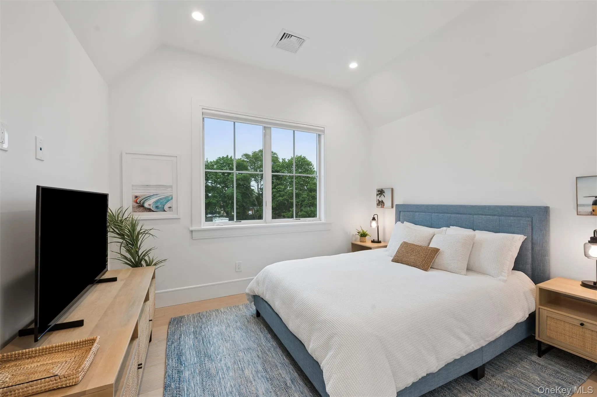 17 Happy Lane, Southampton, NY, 6 Bedrooms Bedrooms, 10 Rooms Rooms,4 BathroomsBathrooms,Residential Lease,For Rent,Happy,0,1002871 17 Happy Lane, Southampton, NY, 6 Bedrooms Bedrooms, 10 Rooms Rooms,4 BathroomsBathrooms,Residential Lease,For Rent,Happy,0,1002871