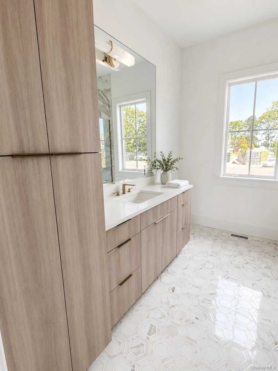 17 Happy Lane, Southampton, NY, 5 Bedrooms Bedrooms, 10 Rooms Rooms,4 BathroomsBathrooms,Residential Lease,For Rent,Happy,0,1002871 17 Happy Lane, Southampton, NY, 5 Bedrooms Bedrooms, 10 Rooms Rooms,4 BathroomsBathrooms,Residential Lease,For Rent,Happy,0,1002871