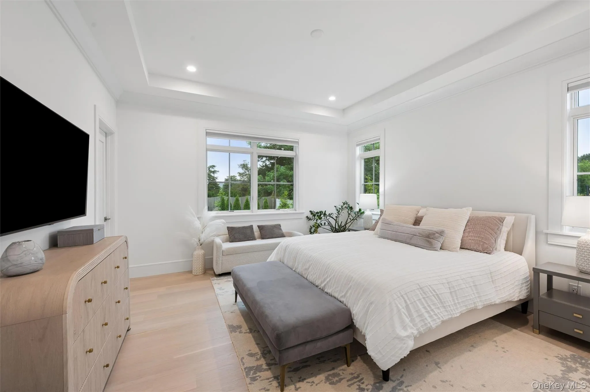 17 Happy Lane, Southampton, NY, 6 Bedrooms Bedrooms, 10 Rooms Rooms,4 BathroomsBathrooms,Residential Lease,For Rent,Happy,0,1002871 17 Happy Lane, Southampton, NY, 6 Bedrooms Bedrooms, 10 Rooms Rooms,4 BathroomsBathrooms,Residential Lease,For Rent,Happy,0,1002871