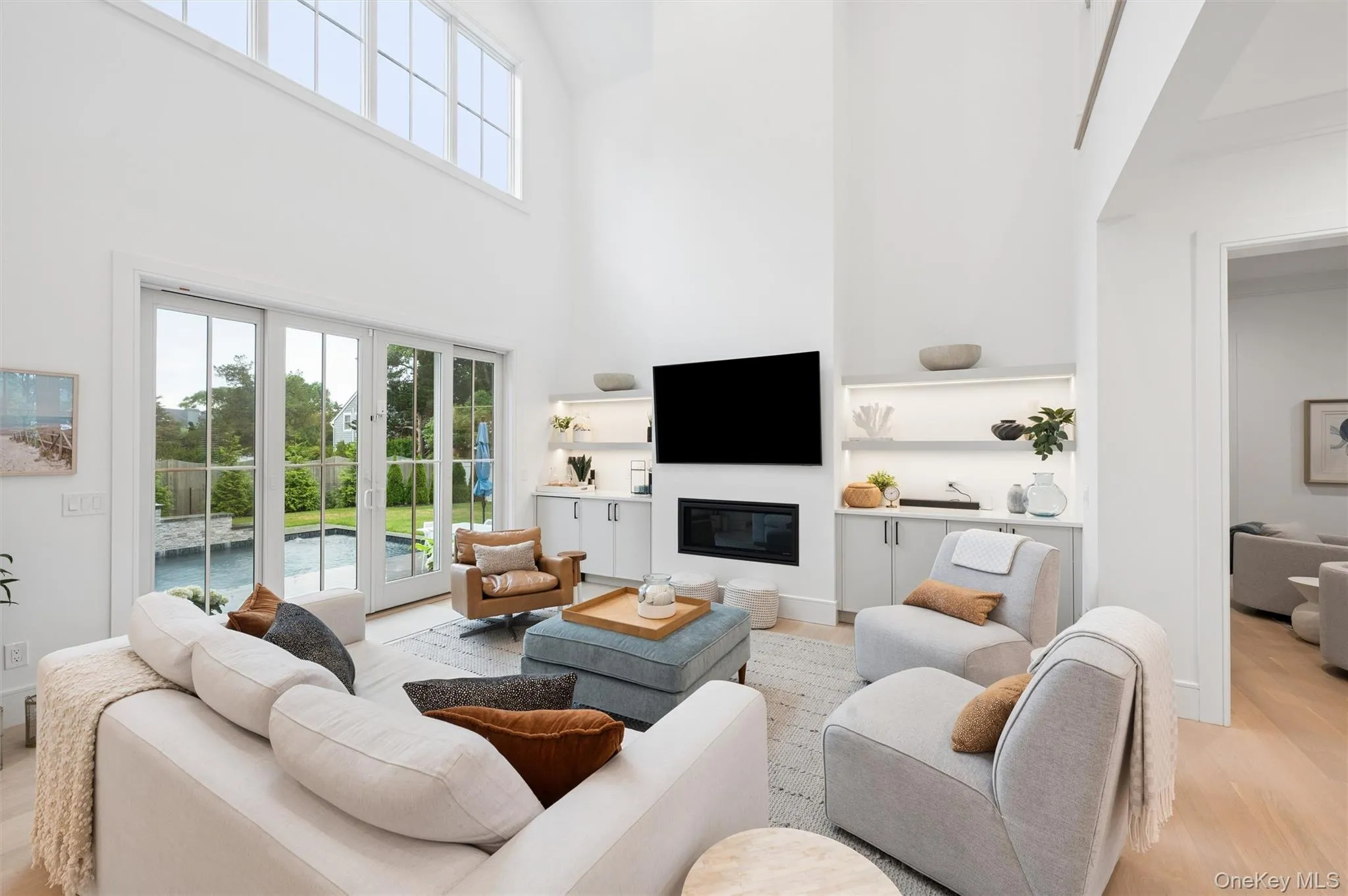 17 Happy Lane, Southampton, NY, 6 Bedrooms Bedrooms, 10 Rooms Rooms,4 BathroomsBathrooms,Residential Lease,For Rent,Happy,0,1002871 17 Happy Lane, Southampton, NY, 6 Bedrooms Bedrooms, 10 Rooms Rooms,4 BathroomsBathrooms,Residential Lease,For Rent,Happy,0,1002871