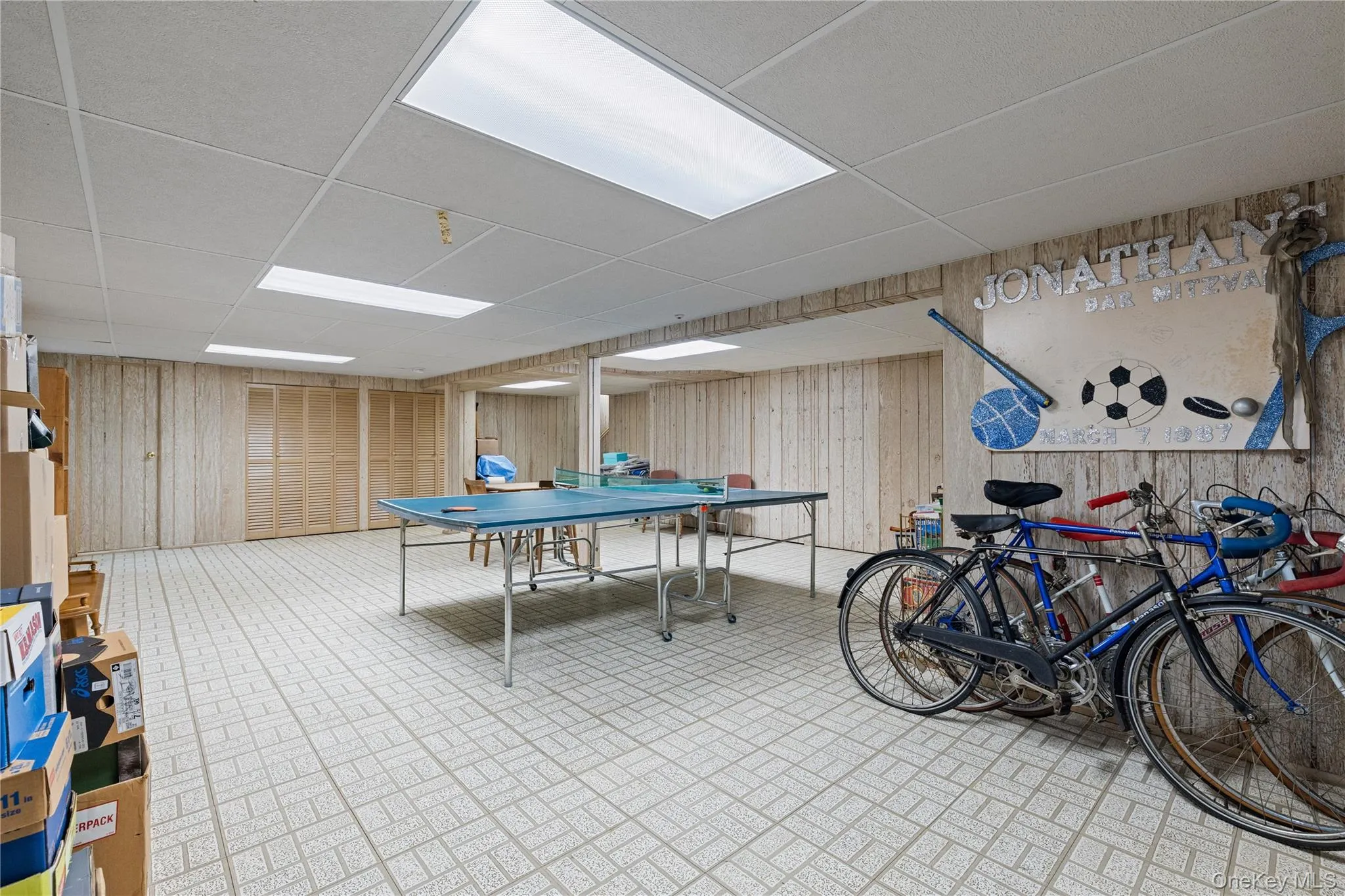 18 Kristi Drive, Oyster Bay, NY, 4 Bedrooms Bedrooms, 11 Rooms Rooms,2 BathroomsBathrooms,Residential,For Rent,Kristi,0,1002874 18 Kristi Drive, Oyster Bay, NY, 4 Bedrooms Bedrooms, 11 Rooms Rooms,2 BathroomsBathrooms,Residential,For Rent,Kristi,0,1002874