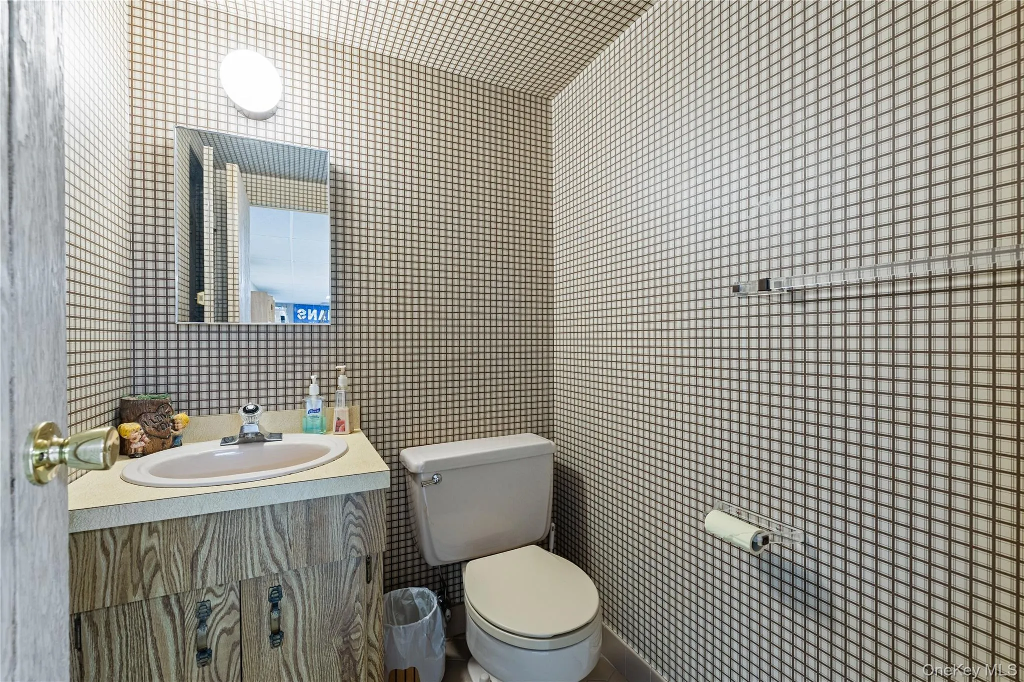 18 Kristi Drive, Oyster Bay, NY, 4 Bedrooms Bedrooms, 11 Rooms Rooms,2 BathroomsBathrooms,Residential,For Rent,Kristi,0,1002874 18 Kristi Drive, Oyster Bay, NY, 4 Bedrooms Bedrooms, 11 Rooms Rooms,2 BathroomsBathrooms,Residential,For Rent,Kristi,0,1002874