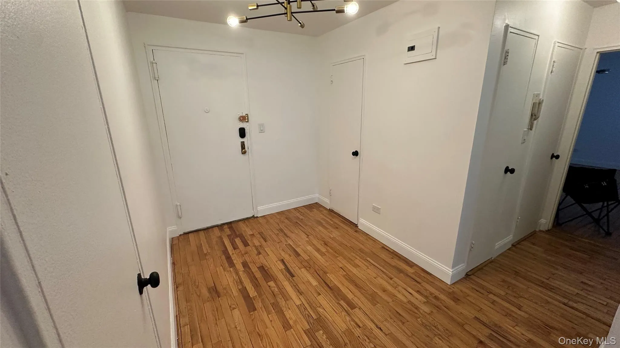 13111 Kew Gardens Road, New York, NY, 2 Bedrooms Bedrooms, 5 Rooms Rooms,1 BathroomBathrooms,Residential,For Rent,Kew Gardens,0,1002876 13111 Kew Gardens Road, New York, NY, 2 Bedrooms Bedrooms, 5 Rooms Rooms,1 BathroomBathrooms,Residential,For Rent,Kew Gardens,0,1002876
