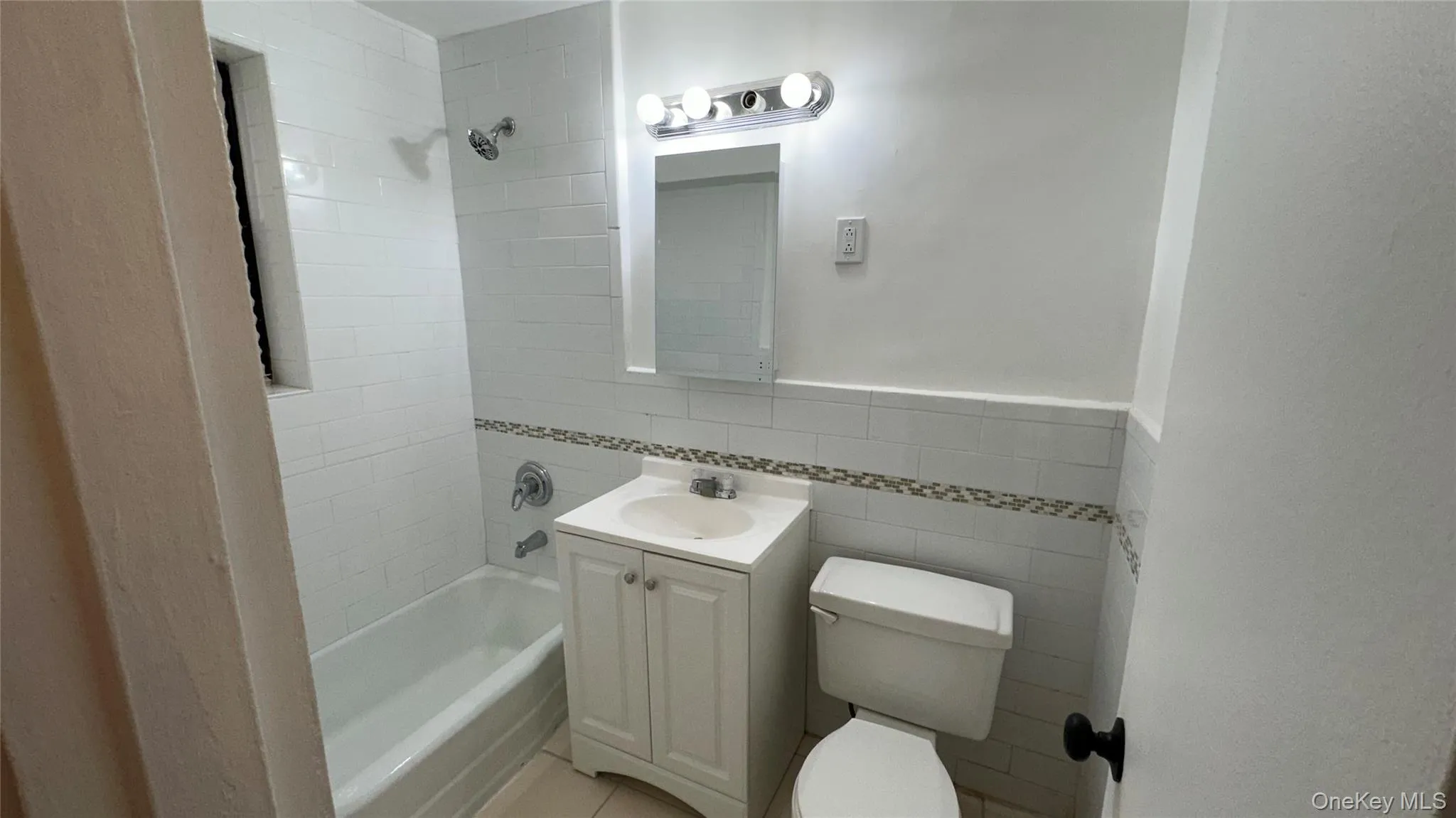 13111 Kew Gardens Road, New York, NY, 2 Bedrooms Bedrooms, 5 Rooms Rooms,1 BathroomBathrooms,Residential,For Rent,Kew Gardens,0,1002876 13111 Kew Gardens Road, New York, NY, 2 Bedrooms Bedrooms, 5 Rooms Rooms,1 BathroomBathrooms,Residential,For Rent,Kew Gardens,0,1002876