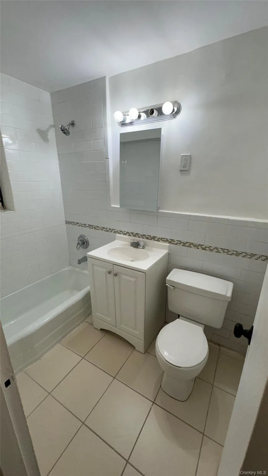 13111 Kew Gardens Road, New York, NY, 2 Bedrooms Bedrooms, 5 Rooms Rooms,1 BathroomBathrooms,Residential,For Rent,Kew Gardens,0,1002876 13111 Kew Gardens Road, New York, NY, 2 Bedrooms Bedrooms, 5 Rooms Rooms,1 BathroomBathrooms,Residential,For Rent,Kew Gardens,0,1002876