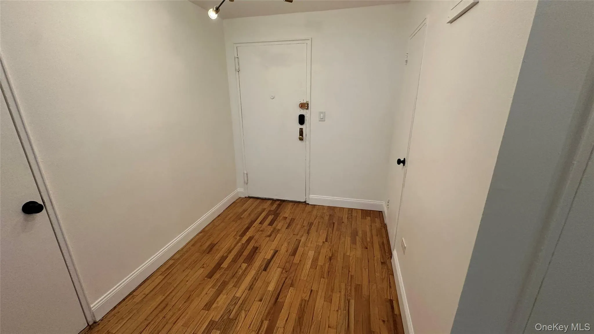 13111 Kew Gardens Road, New York, NY, 2 Bedrooms Bedrooms, 5 Rooms Rooms,1 BathroomBathrooms,Residential,For Rent,Kew Gardens,0,1002876 13111 Kew Gardens Road, New York, NY, 2 Bedrooms Bedrooms, 5 Rooms Rooms,1 BathroomBathrooms,Residential,For Rent,Kew Gardens,0,1002876